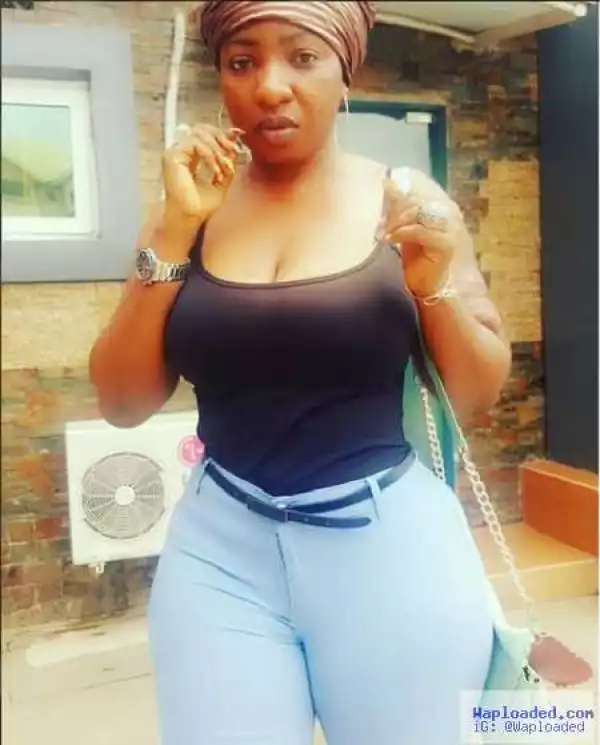 Omg! Controversial Nigerian Actress, Shows Off Hot Curves In Skin Tight Jean (Photos)